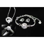 Set argint cu elemente SW in forma de inima CrIstal Collection Set argint cu elemente SW in forma de inima CrIstal Collection